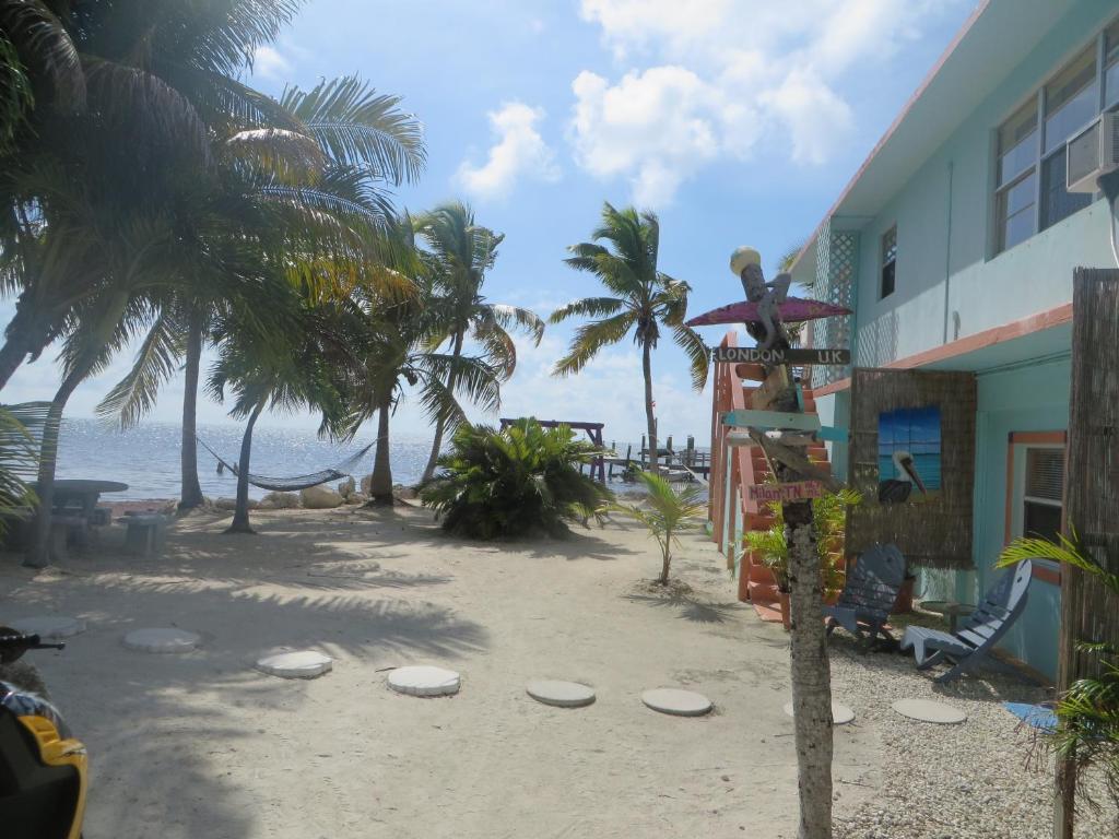 White Sands Inn Marathon Bagian luar foto