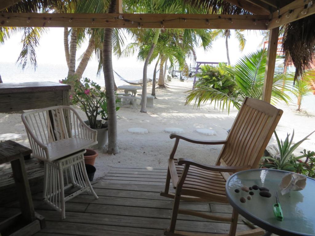 White Sands Inn Marathon Bagian luar foto