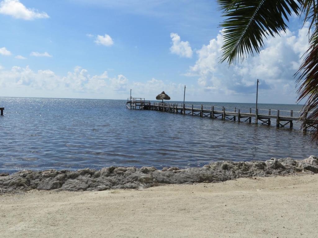 White Sands Inn Marathon Bagian luar foto
