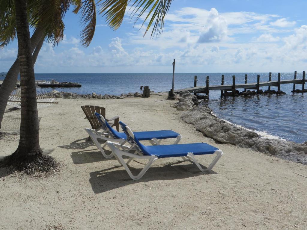 White Sands Inn Marathon Bagian luar foto