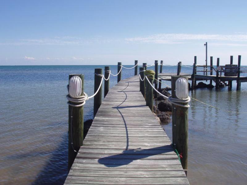 White Sands Inn Marathon Bagian luar foto