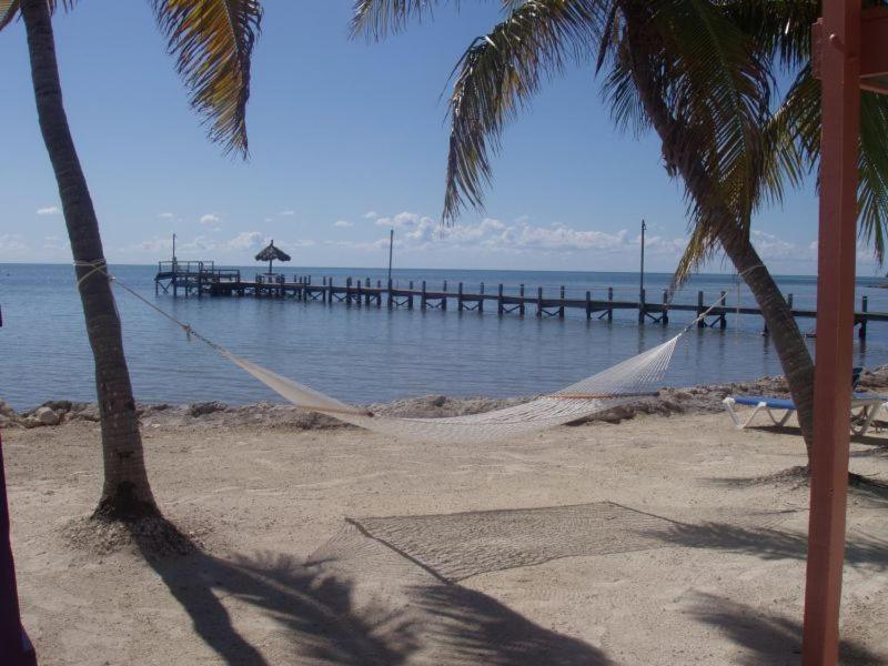 White Sands Inn Marathon Bagian luar foto