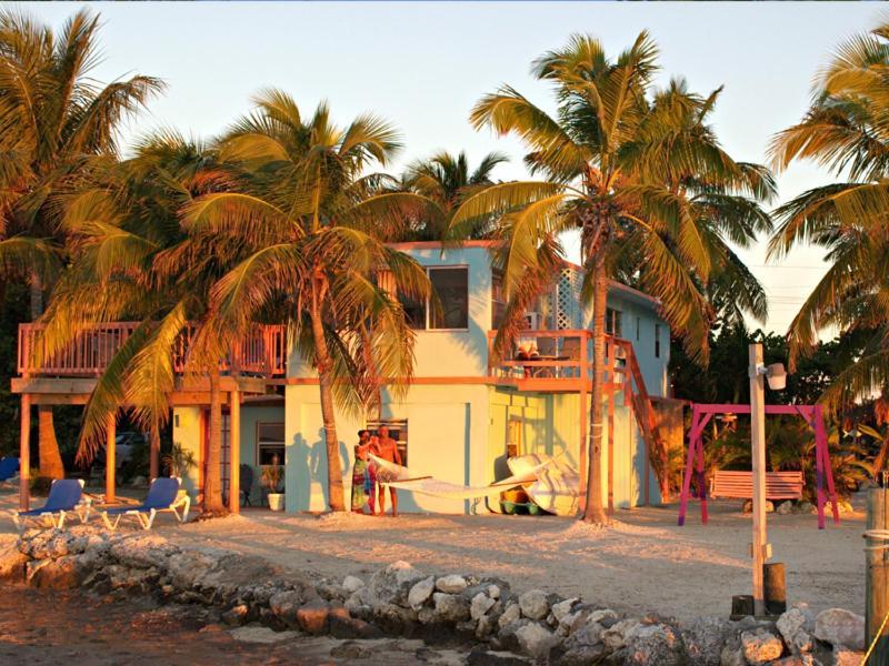 White Sands Inn Marathon Bagian luar foto