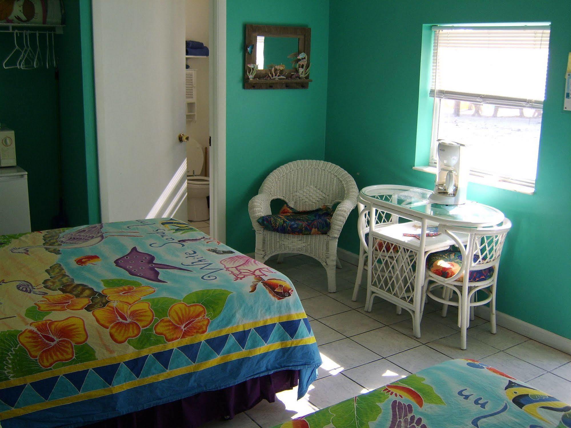 White Sands Inn Marathon Bagian luar foto